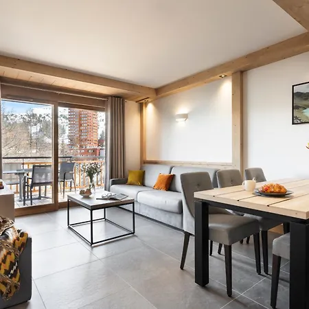 Mgm & Residences - Manaka アパートホテル ラ・プラーニュ